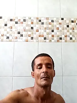 Snapshot of morenogato100 chatting on 12/21/25, 03:08 morenogato100 online show from 12/21/25, 03:08