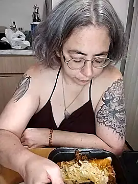 Snapshot of GraceHenderson chatting on 03/06/25, 02:30 GraceHenderson online show from 03/06/25, 02:30