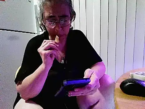 Snapshot of GraceHenderson chatting on 03/14/25, 10:38 GraceHenderson online show from 03/14/25, 10:38