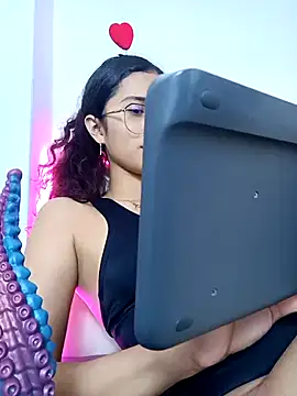 KaitlynLoveCam online show from 02/06/25, 07:45