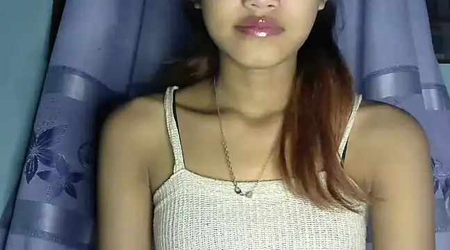 Snapshot of jassi-just18 chatting on 12/17/24, 05:15 jassi-just18 online show from 12/17/24, 05:15