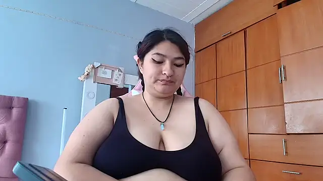 Snapshot of _69HONRY chatting on 02/02/25, 04:32 69HONRY online show from 02/02/25, 04:32