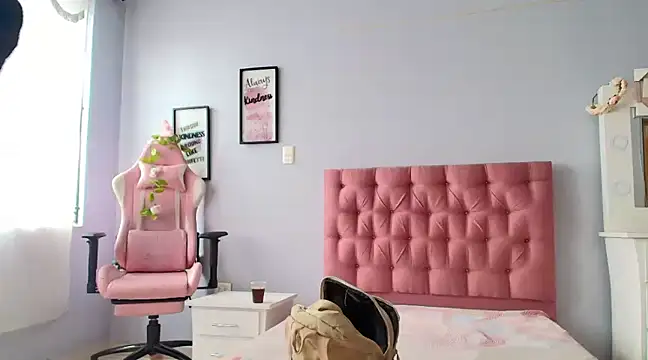 Snapshot of _69HONRY chatting on 02/07/25, 01:11 69HONRY online show from 02/07/25, 01:11