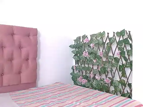 Snapshot of _69HONRY chatting on 09/11/25, 01:00 69HONRY online show from 09/11/25, 01:00