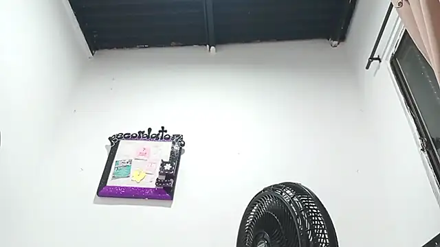 PetiteIvoryQueen19 online show from 03/14/25, 06:53