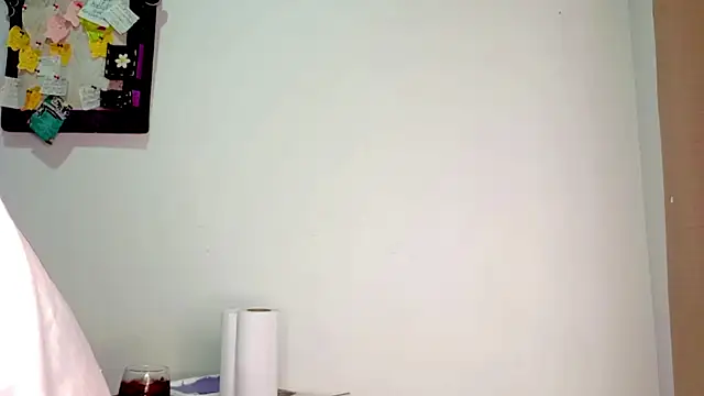PetiteIvoryQueen19 online show from 06/18/26, 06:02