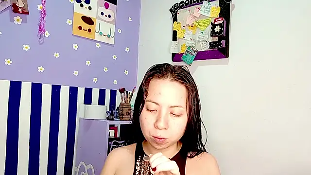 PetiteIvoryQueen19 online show from 06/24/26, 04:55