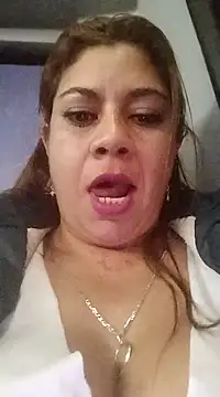 Laura-Hernandez online show from 12/27/24, 11:21