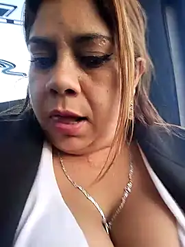 Laura-Hernandez online show from 01/09/25, 10:41