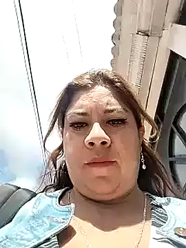 Laura-Hernandez online show from 01/15/25, 07:34