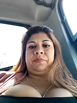 Laura-Hernandez online show from 01/18/25, 04:10