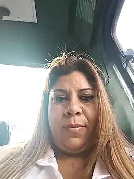 Laura-Hernandez online show from 01/26/25, 07:52