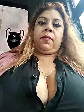 Laura-Hernandez online show from 02/24/25, 03:42