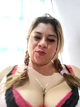 Laura-Hernandez online show from 09/19/25, 03:24