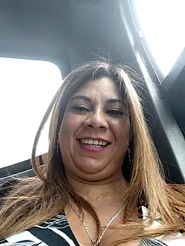 Laura-Hernandez online show from 10/30/25, 03:46