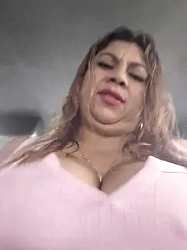 Laura-Hernandez online show from 12/21/25, 02:57