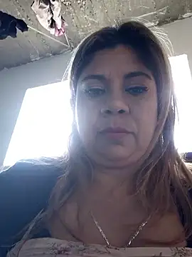 Snapshot of Laura-Hernandez chatting on 01/15/26, 01:37 Laura-Hernandez online show from 01/15/26, 01:37