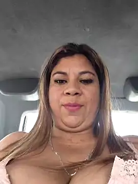 Snapshot of Laura-Hernandez chatting on 01/18/26, 04:22 Laura-Hernandez online show from 01/18/26, 04:22