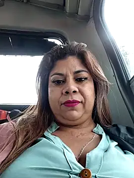 Laura-Hernandez online show from 05/15/26, 02:35