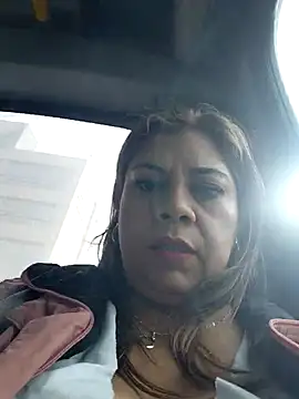 Laura-Hernandez online show from 06/06/26, 01:38