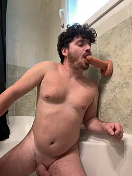 Snapshot of frenchboy9711 chatting on 11/14/25, 02:16 frenchboy9711 online show from 11/14/25, 02:16