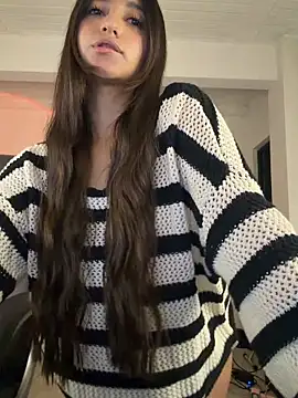 Snapshot of aly_golden_ chatting on 02/27/26, 06:08 aly golden online show from 02/27/26, 06:08