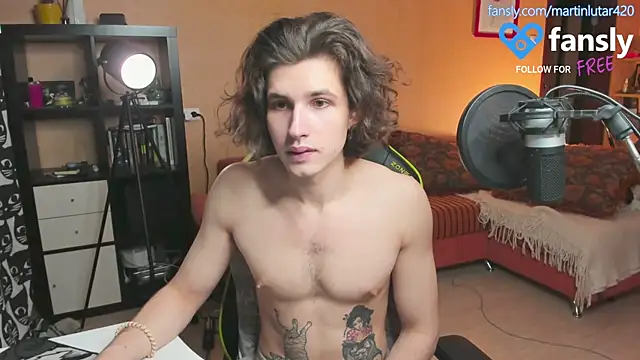 Snapshot of daddyMarty420 chatting on 10/20/25, 05:41 daddyMarty420 online show from 10/20/25, 05:41