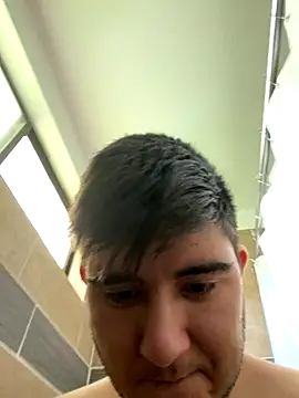 Snapshot of Yann_18 chatting on 11/01/25, 05:04 Yann 18 online show from 11/01/25, 05:04