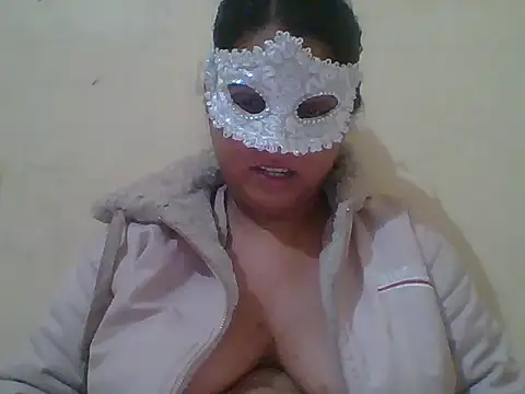 Snapshot of kamayanisingh24 chatting on 01/01/25, 06:38 kamayanisingh24 online show from 01/01/25, 06:38