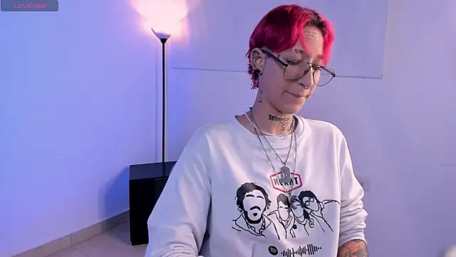 ravengreen  online show from 01/21/25, 09:04