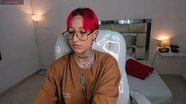 ravengreen  online show from 01/24/25, 10:51