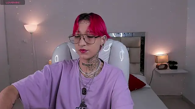 ravengreen  online show from 02/04/25, 08:17