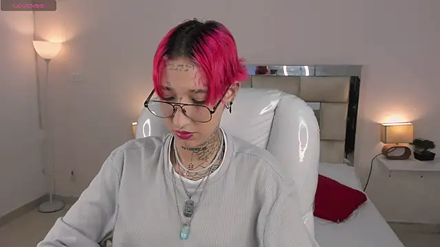 ravengreen  online show from 02/08/25, 09:46