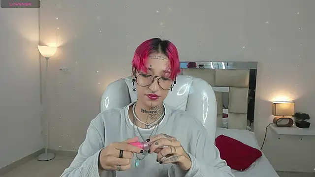 ravengreen  online show from 02/09/25, 12:49