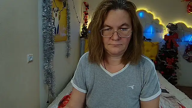 Snapshot of HolyMilfa chatting on 12/01/24, 04:29 HolyMilfa online show from 12/01/24, 04:29