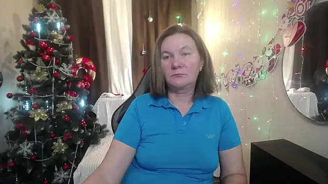 Snapshot of HolyMilfa chatting on 12/18/24, 05:00 HolyMilfa online show from 12/18/24, 05:00