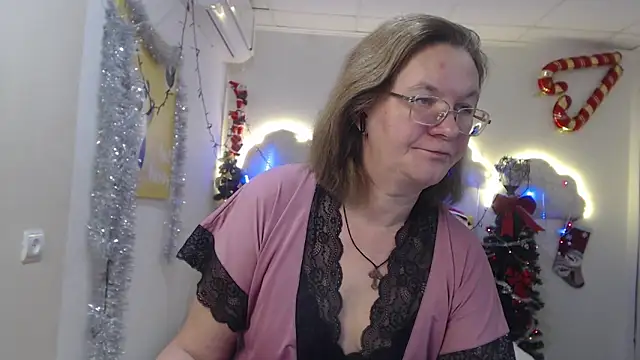 Snapshot of HolyMilfa chatting on 01/05/25, 10:53 HolyMilfa online show from 01/05/25, 10:53