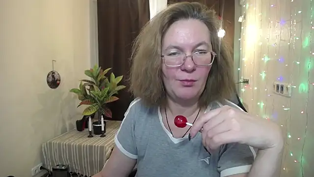 Snapshot of HolyMilfa chatting on 01/26/25, 10:34 HolyMilfa online show from 01/26/25, 10:34