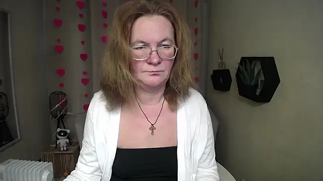 Snapshot of HolyMilfa chatting on 02/08/26, 01:03 HolyMilfa online show from 02/08/26, 01:03