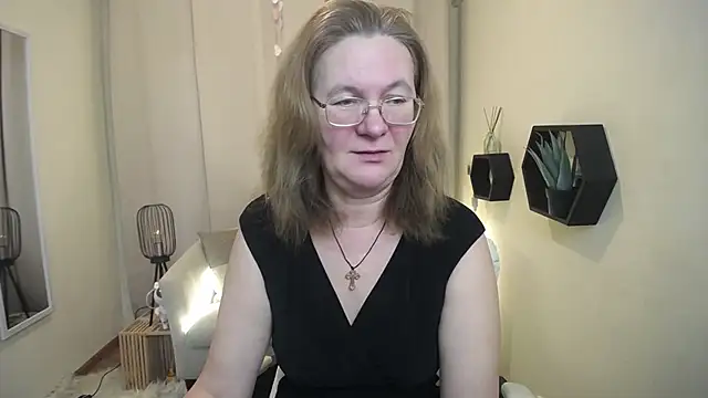 Snapshot of HolyMilfa chatting on 02/17/26, 01:18 HolyMilfa online show from 02/17/26, 01:18