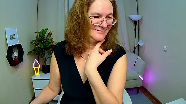 Snapshot of HolyMilfa chatting on 02/28/26, 01:34 HolyMilfa online show from 02/28/26, 01:34