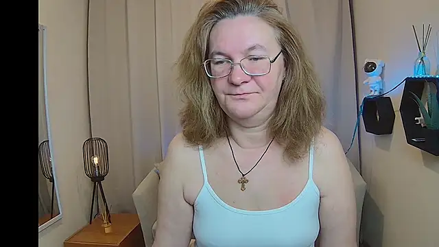 HolyMilfa online show from 05/05/26, 06:43