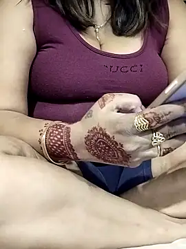 Snapshot of QueenHaryana chatting on 10/14/25, 02:07 QueenHaryana online show from 10/14/25, 02:07