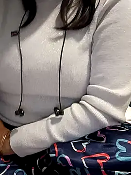 Snapshot of QueenHaryana chatting on 01/18/26, 04:00 QueenHaryana online show from 01/18/26, 04:00