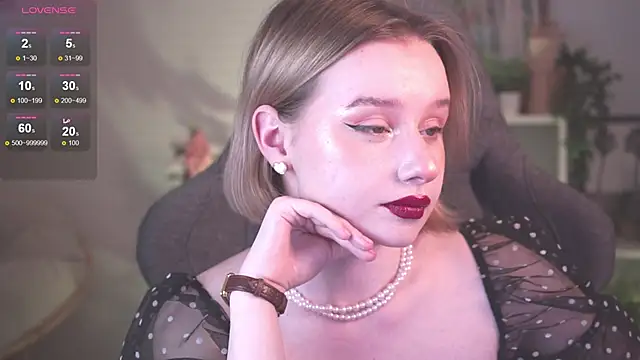 Snapshot of AdeleLoomis chatting on 01/23/25, 11:15 AdeleLoomis online show from 01/23/25, 11:15