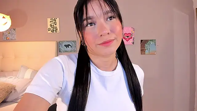 Maia W10 online show from 04/28/26, 12:10