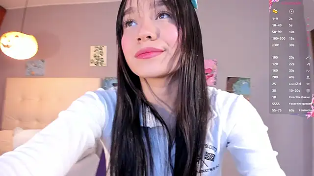 Maia W10 online show from 05/11/26, 12:22