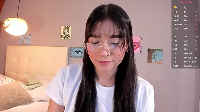 Maia W10 online show from 05/22/26, 12:11