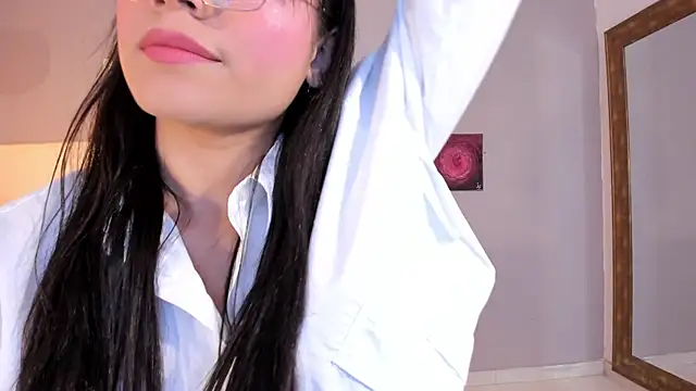 Maia W10 online show from 05/26/26, 12:23