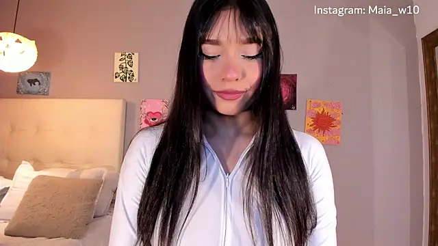 Maia W10 online show from 06/27/26, 12:22